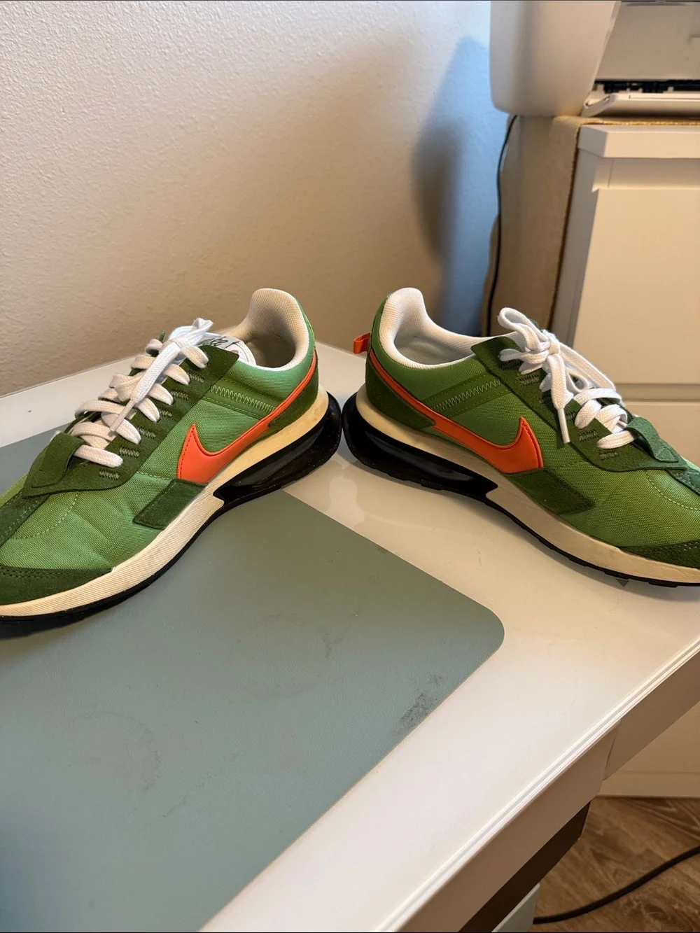 Nike Pre Day Men's Green Casual Athletic Sneakers - White Laces